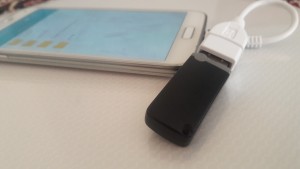 Connection between Flash and Phone