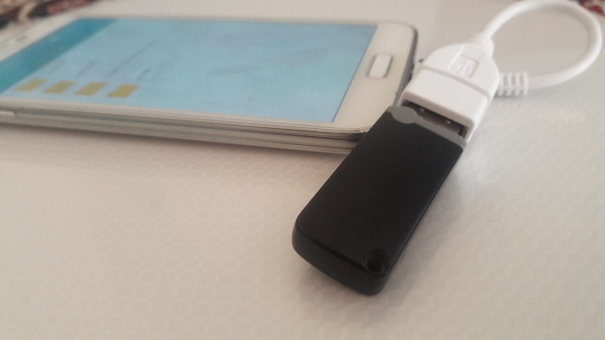 Connection between Flash and Phone